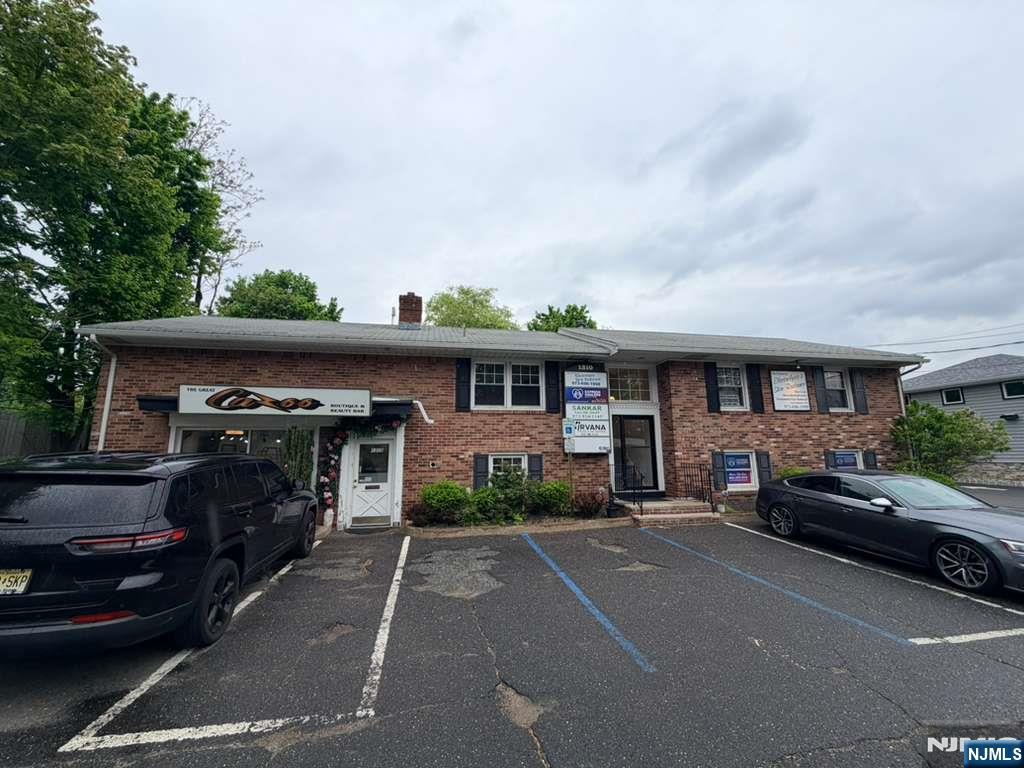 1310 Hamburg Turnpike - Photo 1