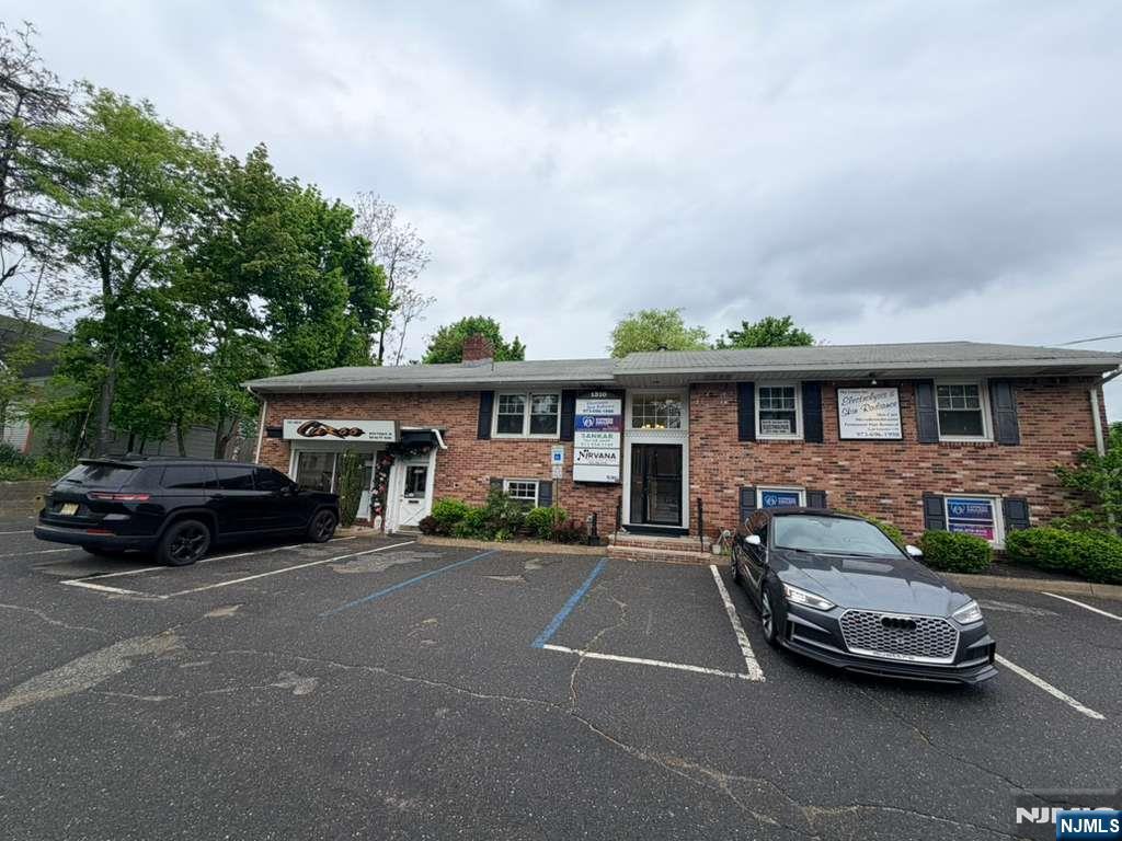 1310 Hamburg Turnpike - Photo 3