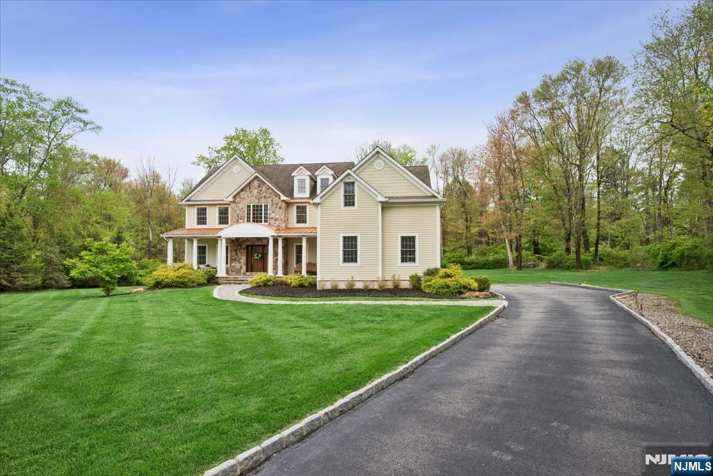 8 Forest Drive