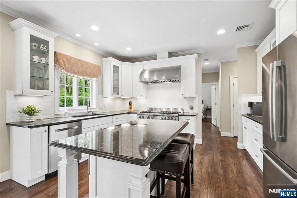 8 Forest Drive