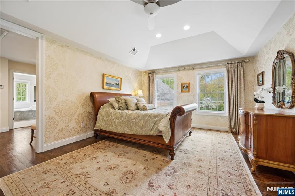 8 Forest Drive