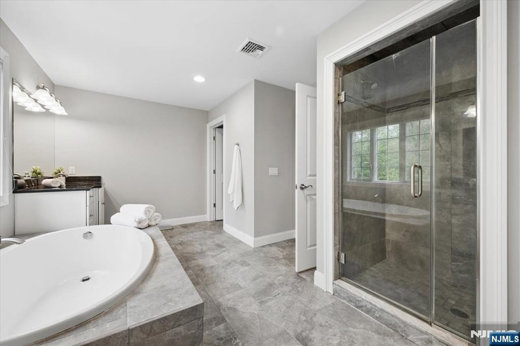 8 Forest Drive