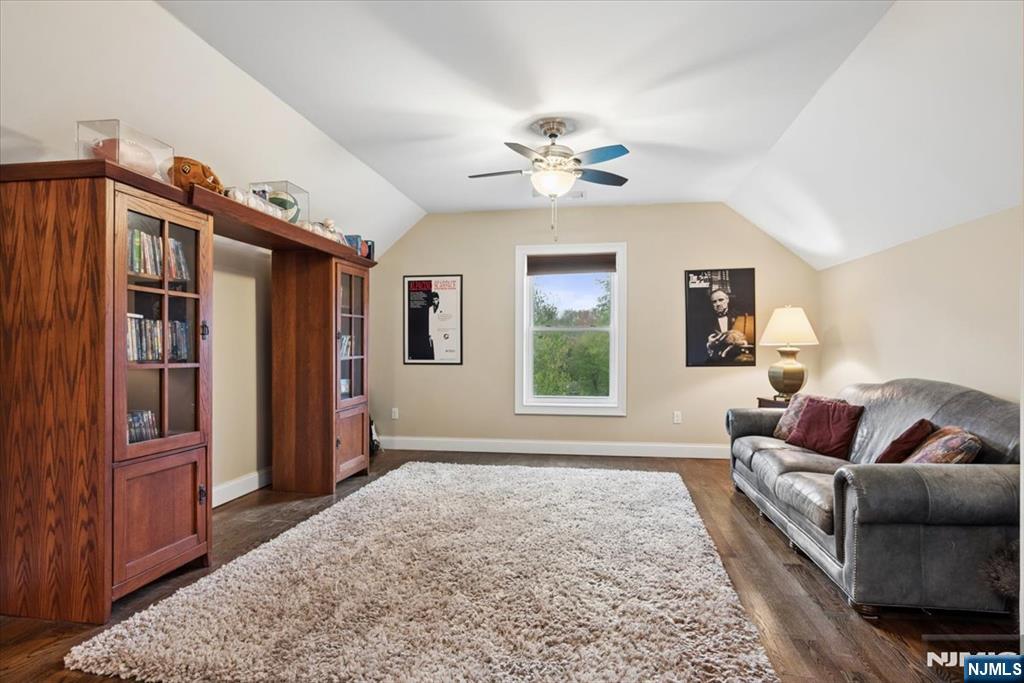 8 Forest Drive