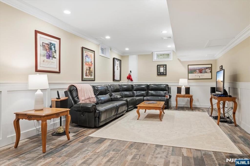 8 Forest Drive