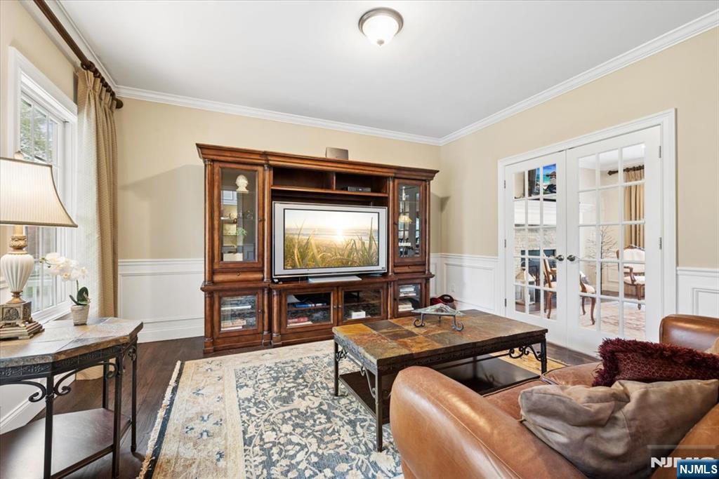 8 Forest Drive