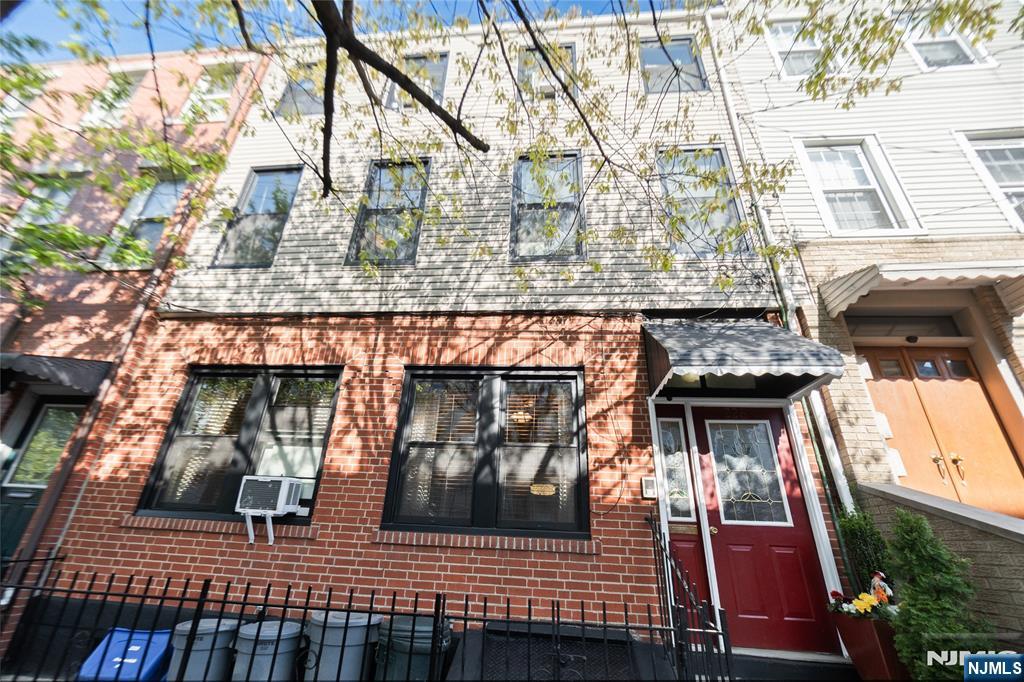 226 Brunswick Street - Photo 1
