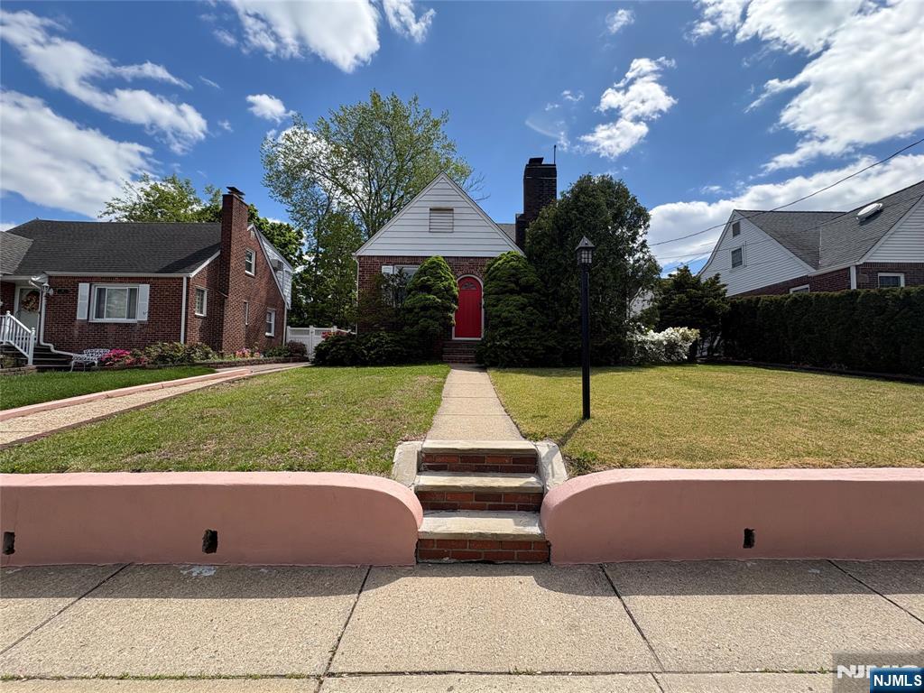 40 Sylvan Ave, Bergenfield, NJ 07621