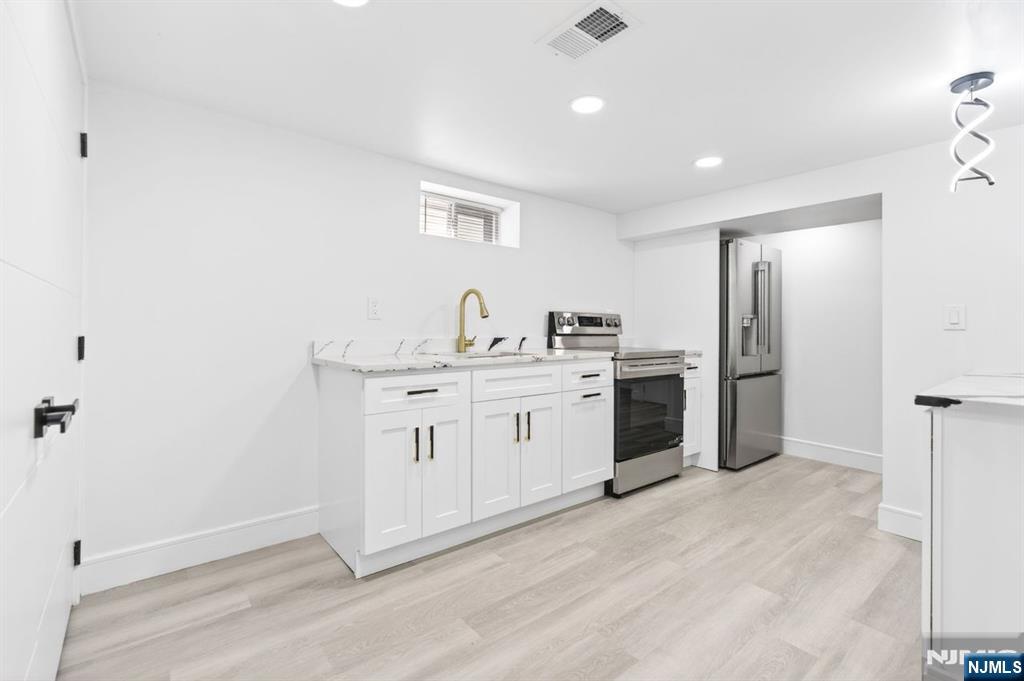 110 Central Avenue — photo 28