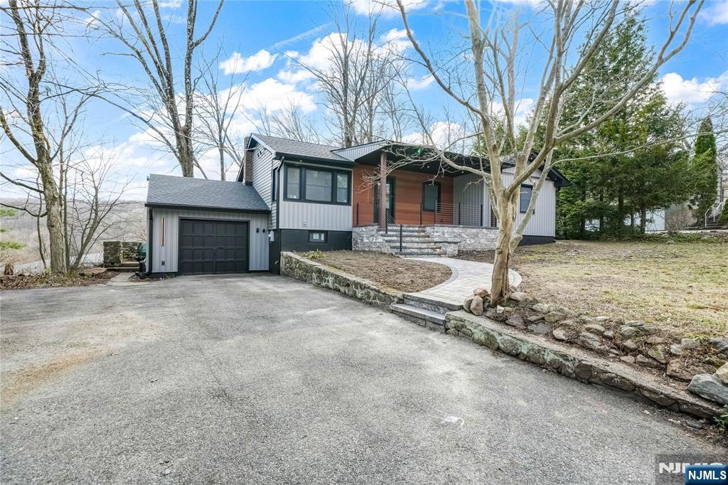 132 Upper High Crest Road