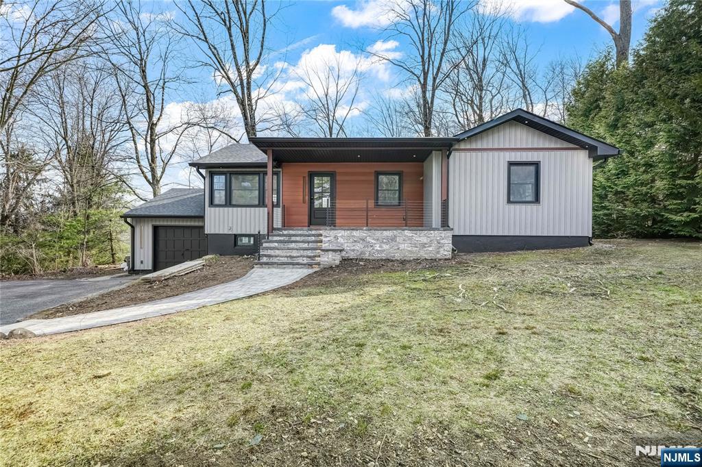132 Upper High Crest Road