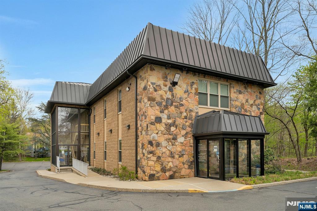 450 Hamburg Turnpike - Photo 1