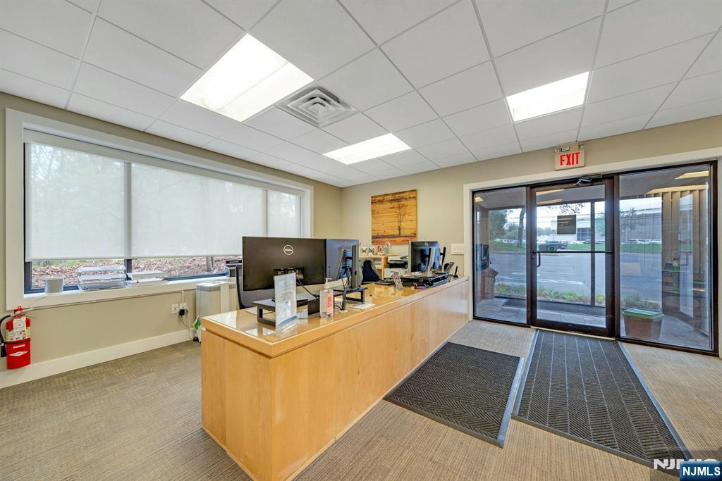450 Hamburg Turnpike - Photo 5