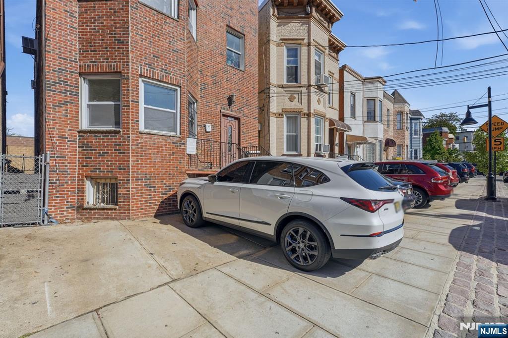 1507 Kerrigan Avenue - Photo 3