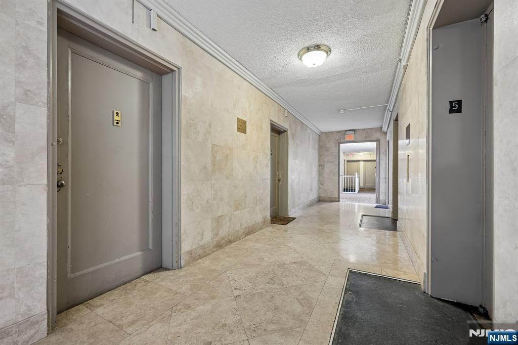 2329 Hudson Terrace E9 - Photo 2