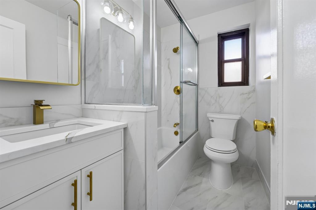 Fully Renovated Bathroom
