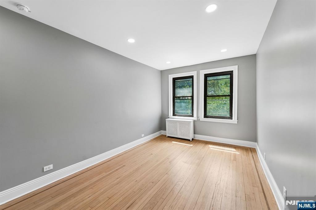 131 Kensington Avenue D5 - Photo 2