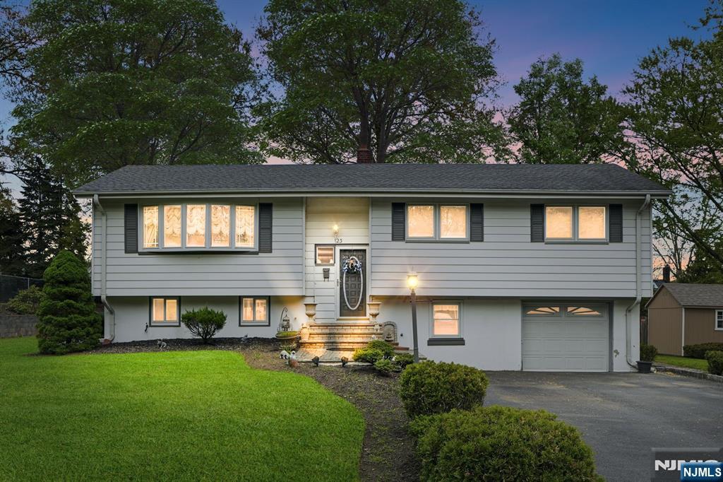123 Cosman St, Twp Of Washington, NJ 07676