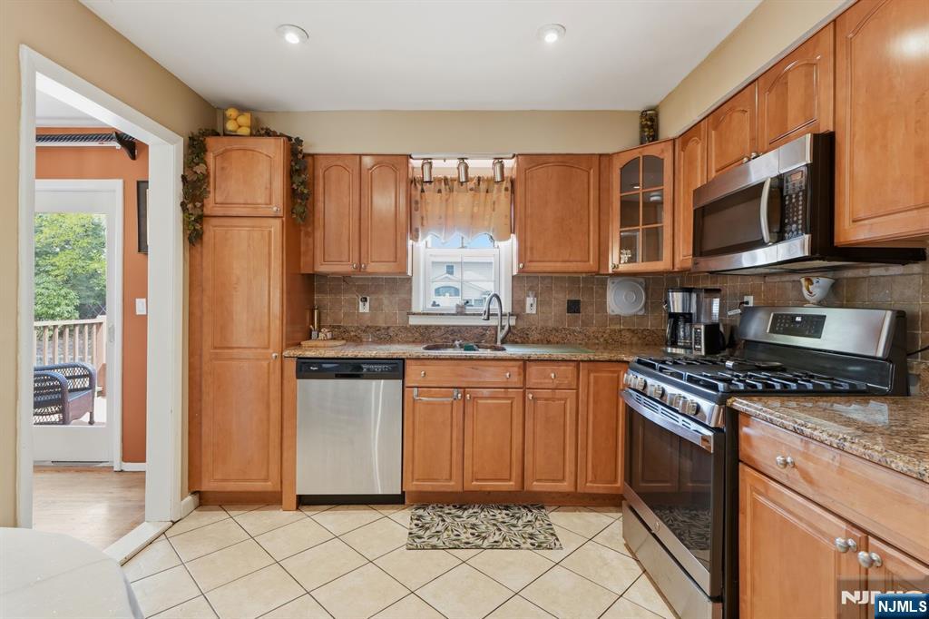 123 Cosman St, Twp Of Washington, NJ 07676