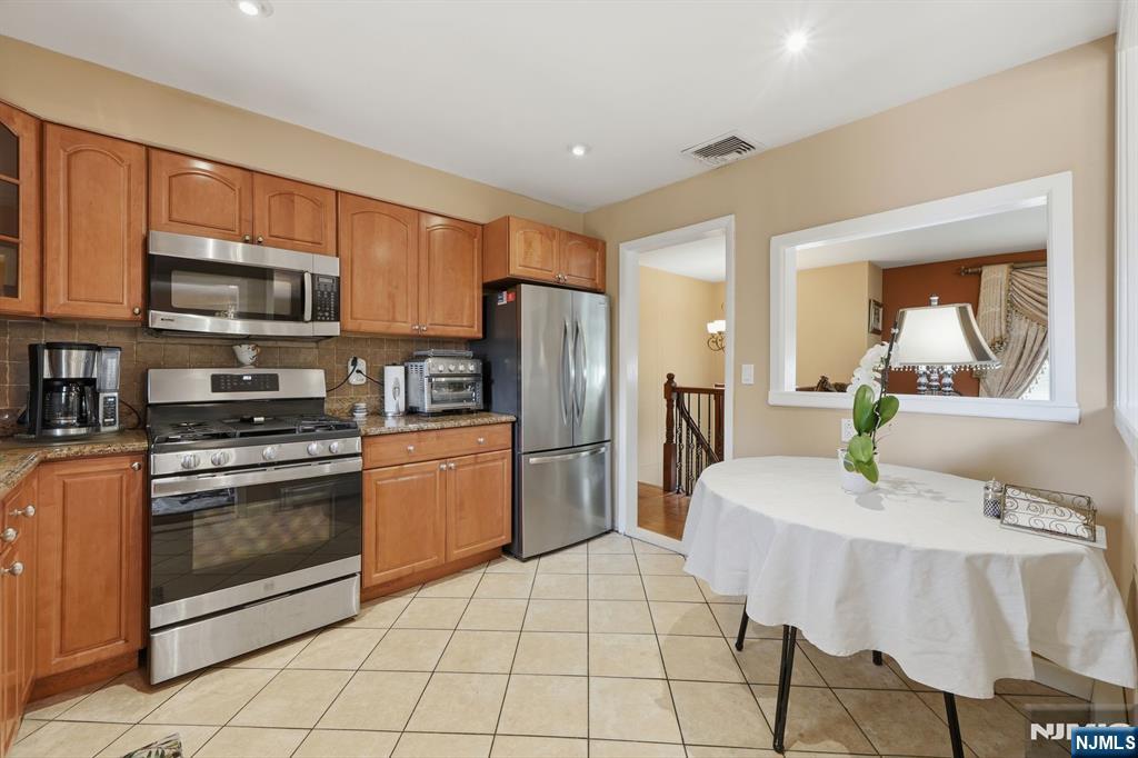 123 Cosman St, Twp Of Washington, NJ 07676