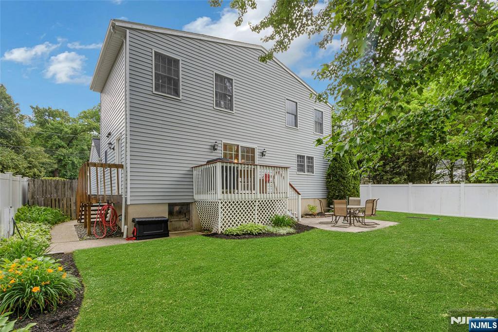 15 Colonial Road — photo 7