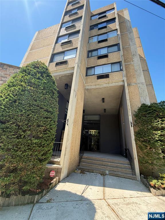 555 Gorge Road #4I