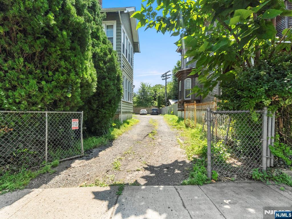 98 Ashland