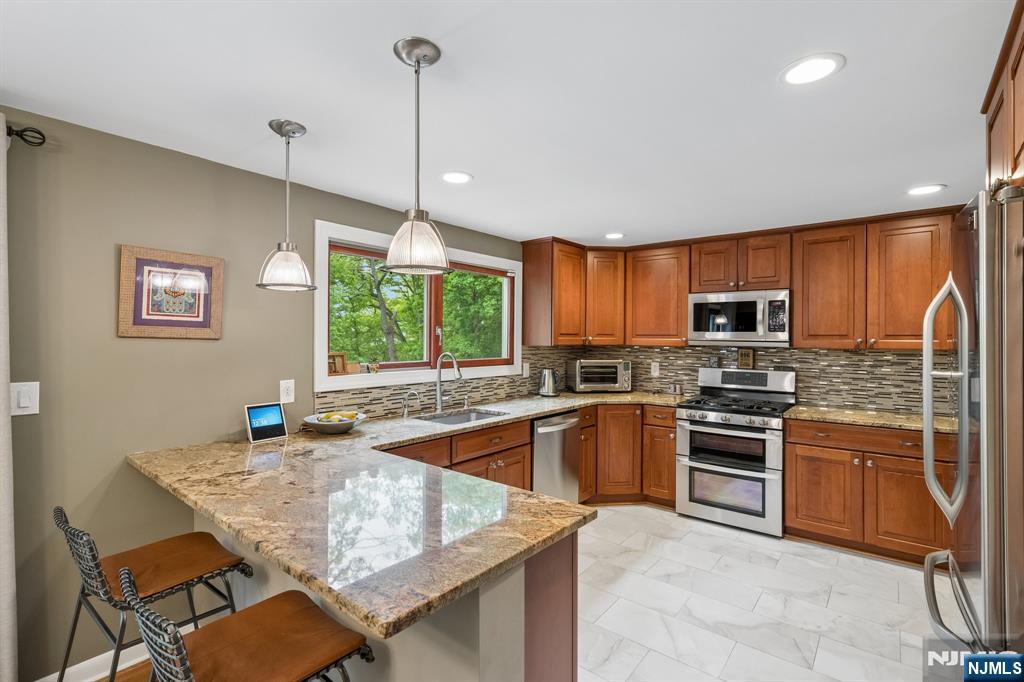 60 Edgemere Road — photo 15
