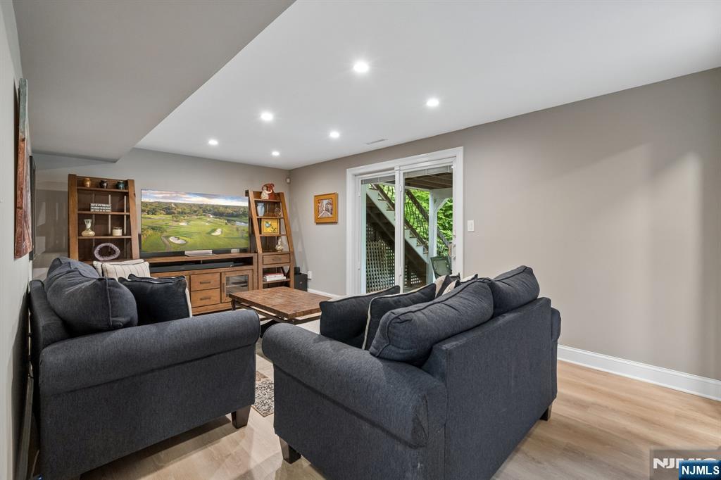 60 Edgemere Road — photo 32