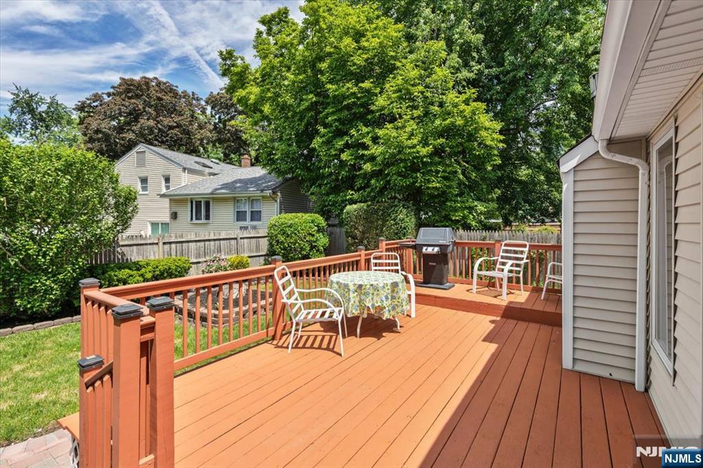 Massive Deck w/ solar lights