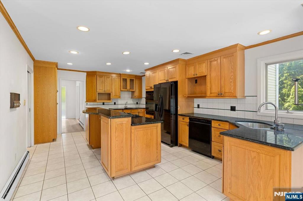 Eat- In Kitchen