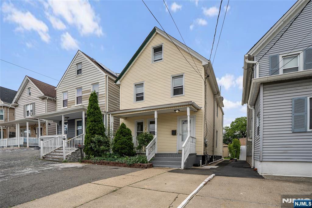 137 Central Avenue - Photo 2