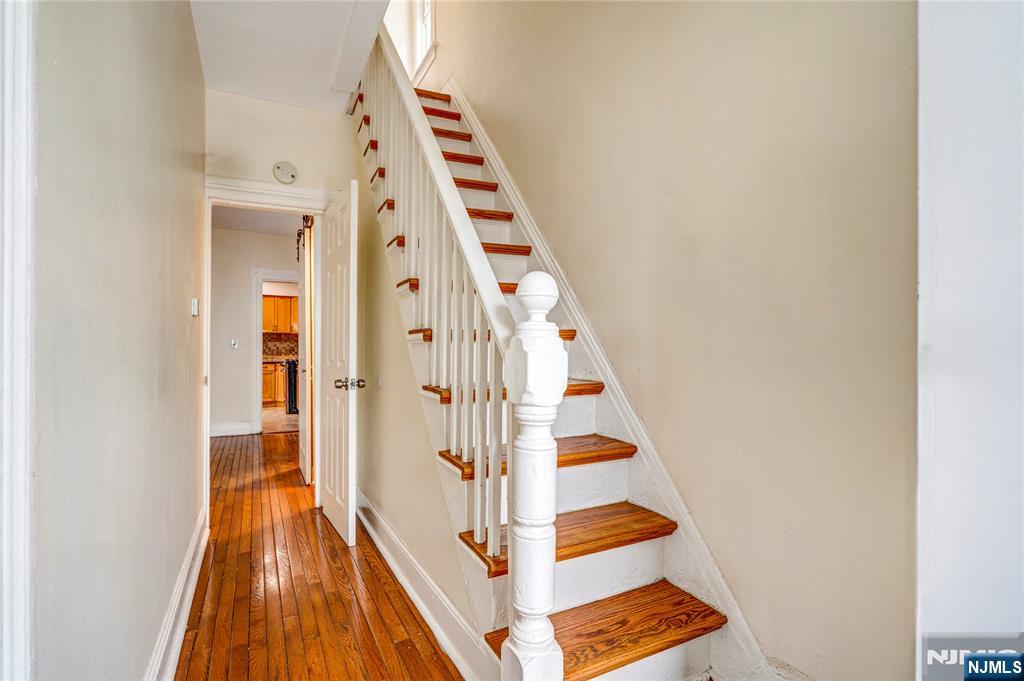 137 Central Avenue - Photo 3