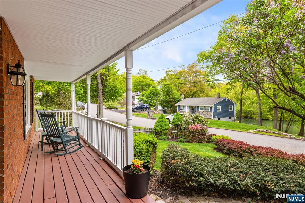 15 Lake Riconda Drive - Photo 2
