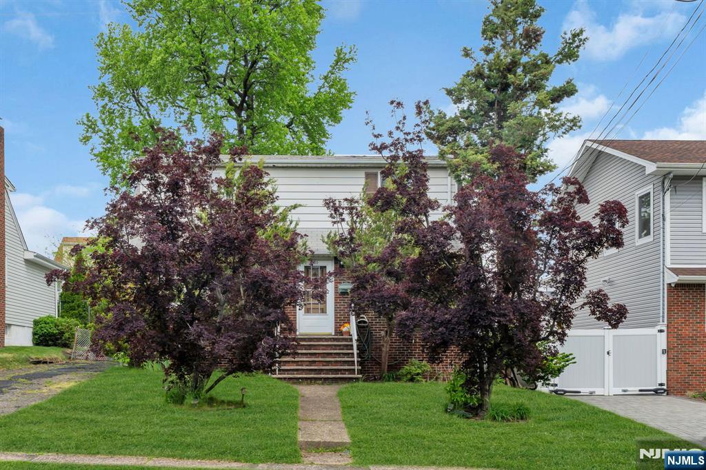 123 Summit Avenue - Photo 3