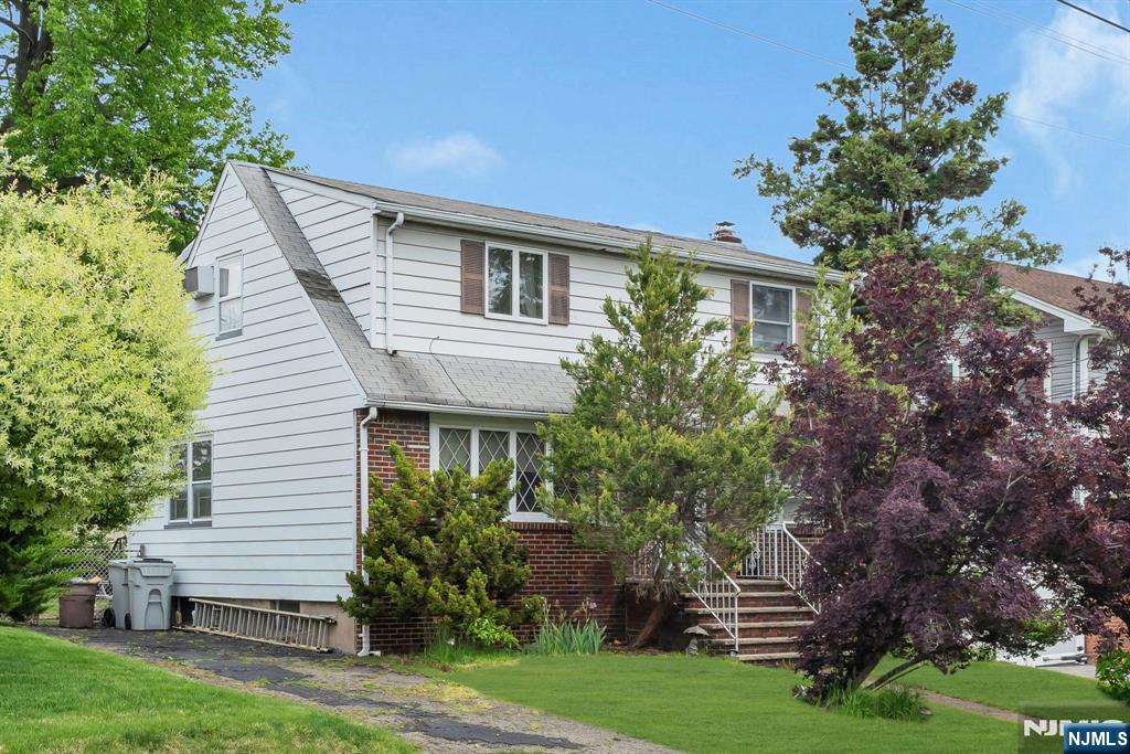 123 Summit Avenue - Photo 5