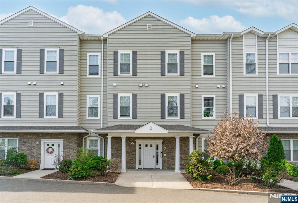 2 Bland Court 3 - Photo 1