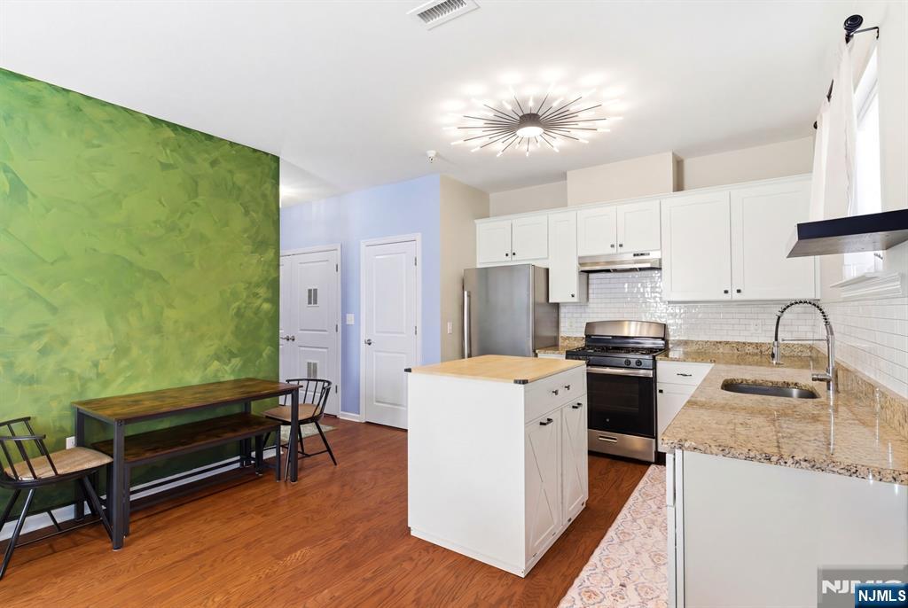 2 Bland Court 3 - Photo 5