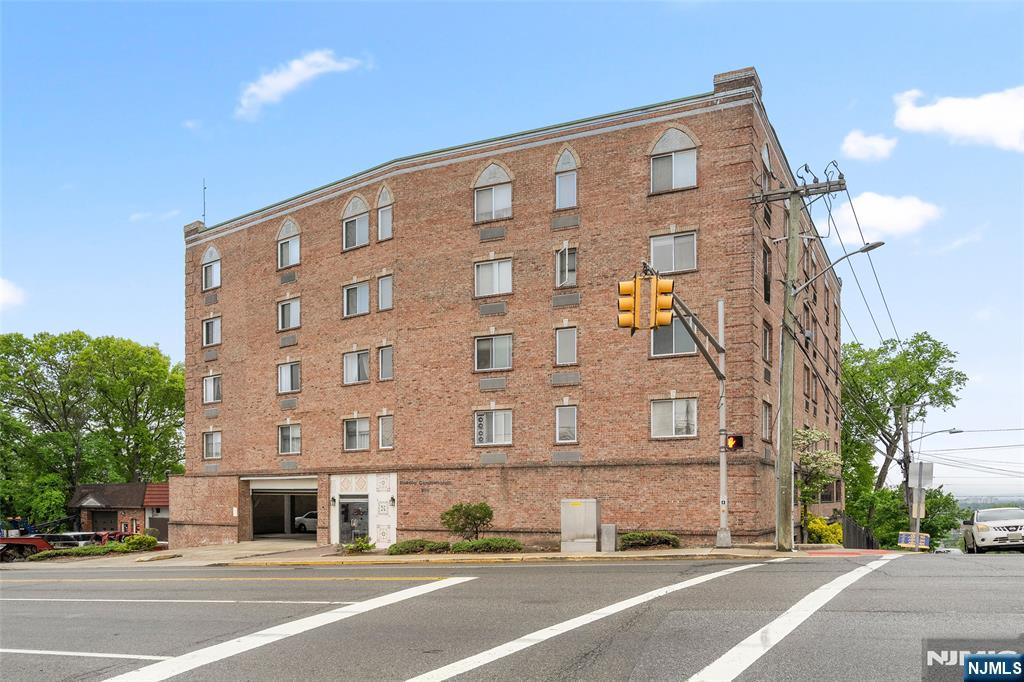 399 11th Street 206 - Photo 3
