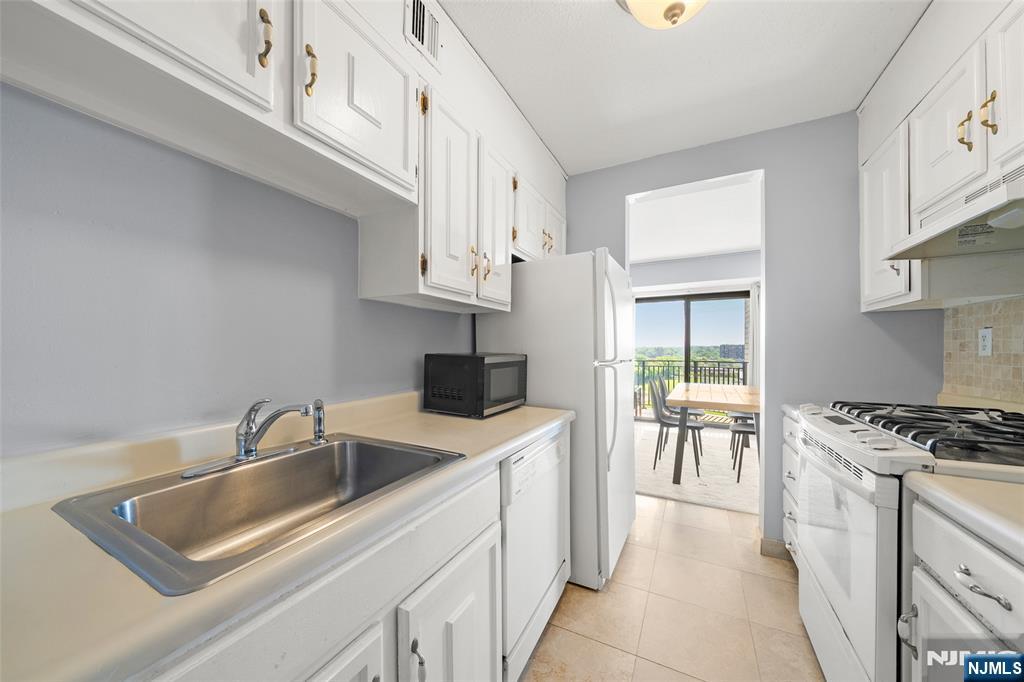 150 Overlook Avenue #8D