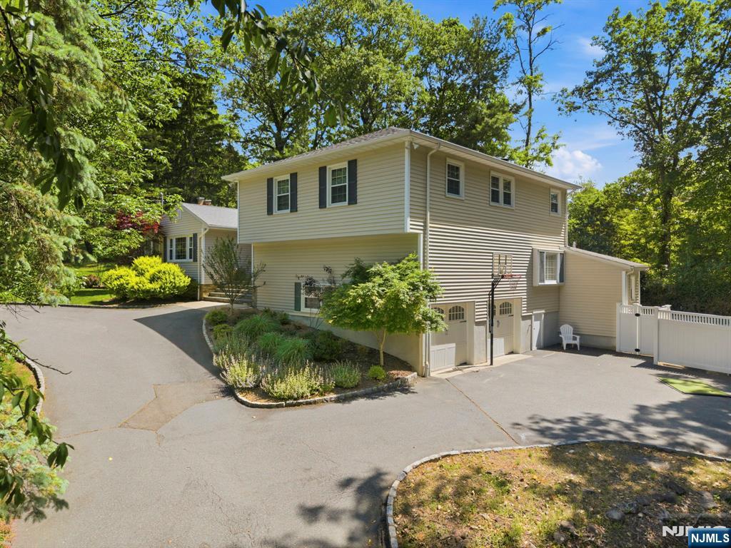 12 Wildwood Drive — photo 3