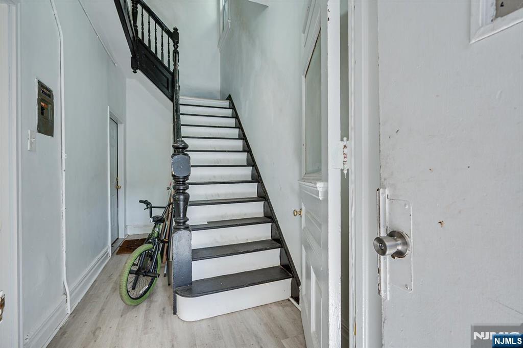 37 Blum Street - Photo 3