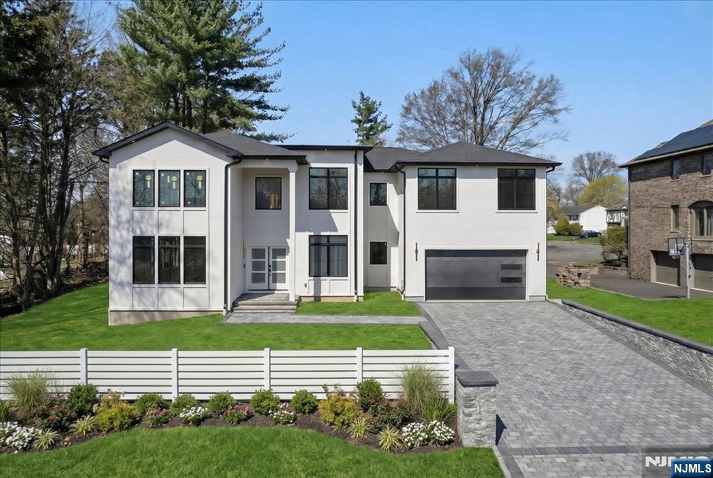 150 Howland Avenue - Photo 1