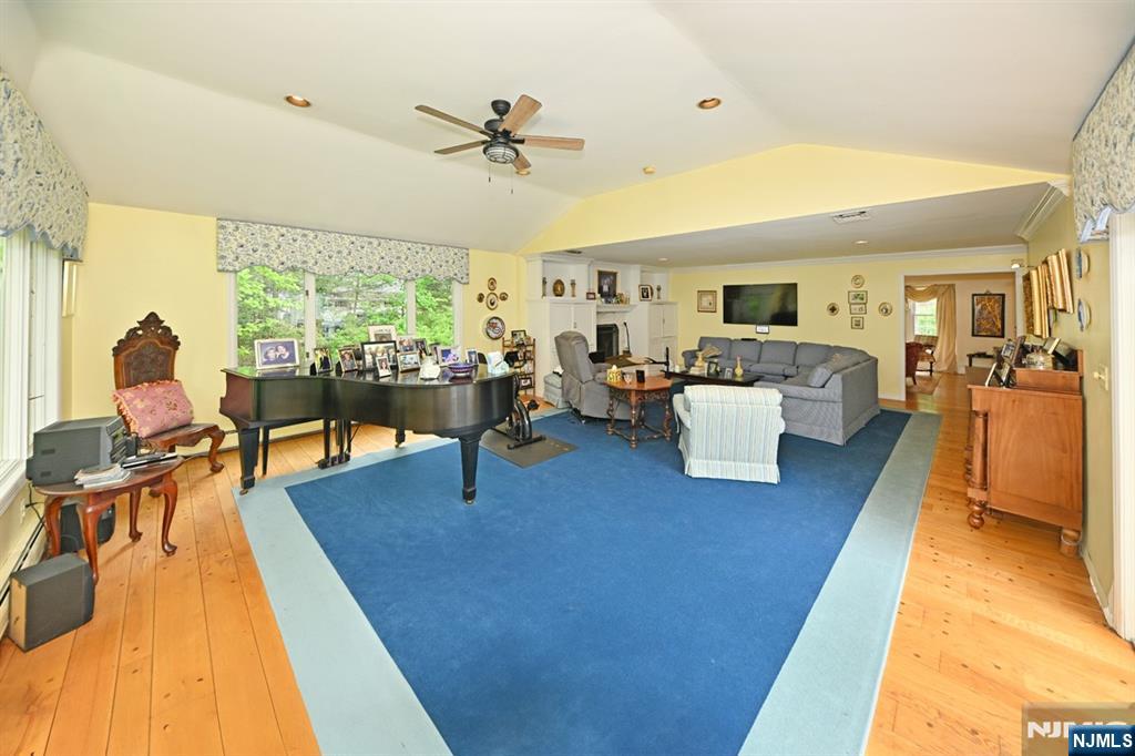 16 Knollwood Road — photo 12
