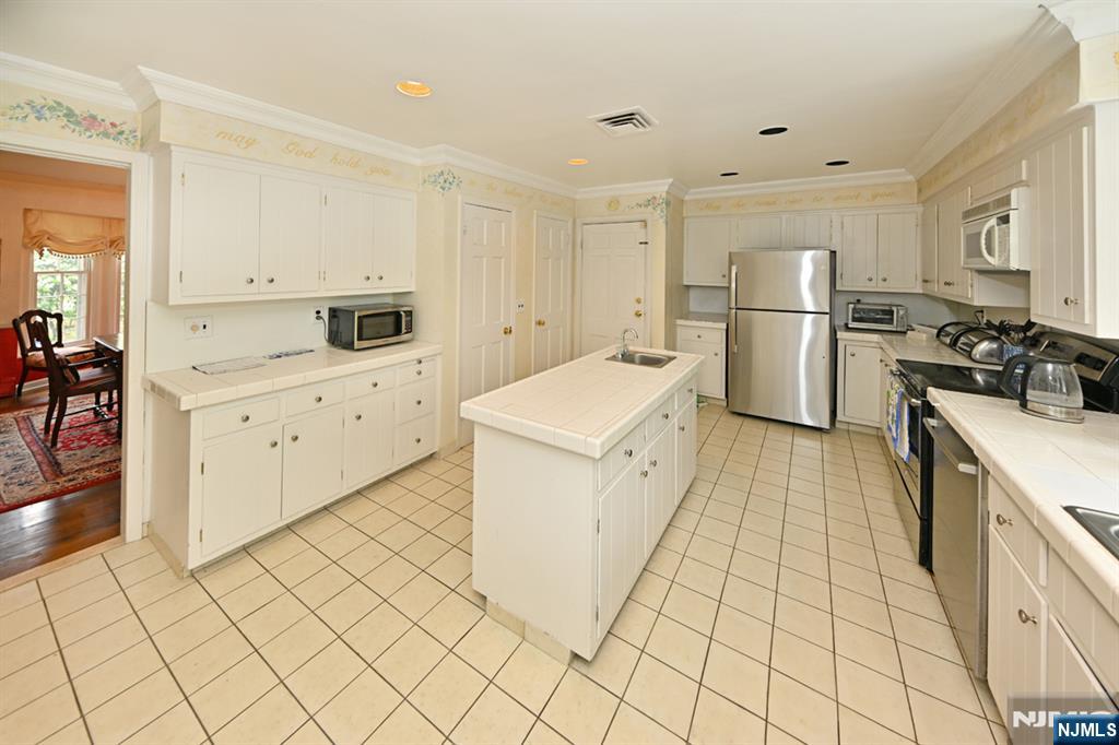 16 Knollwood Road — photo 17