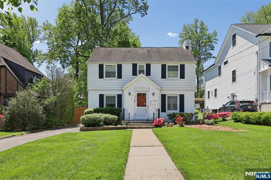 <p>Listings That Reflect Our Standards</p>