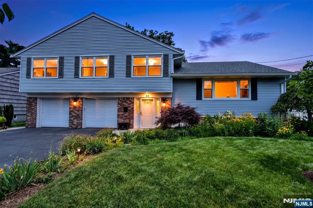 80 Dogwood Ct, Westwood, NJ 07675