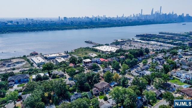 512 Winterburn Grv, Cliffside Park, NJ 07010