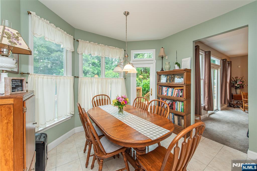 BREAKFAST ROOM
