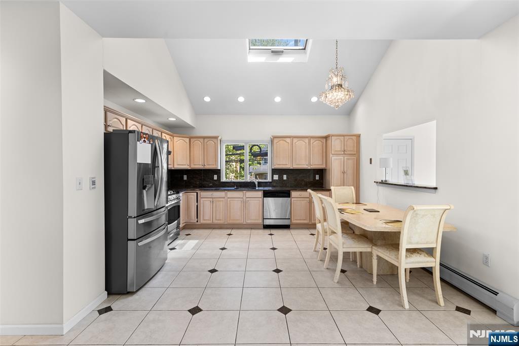 499 Morse Avenue — photo 14