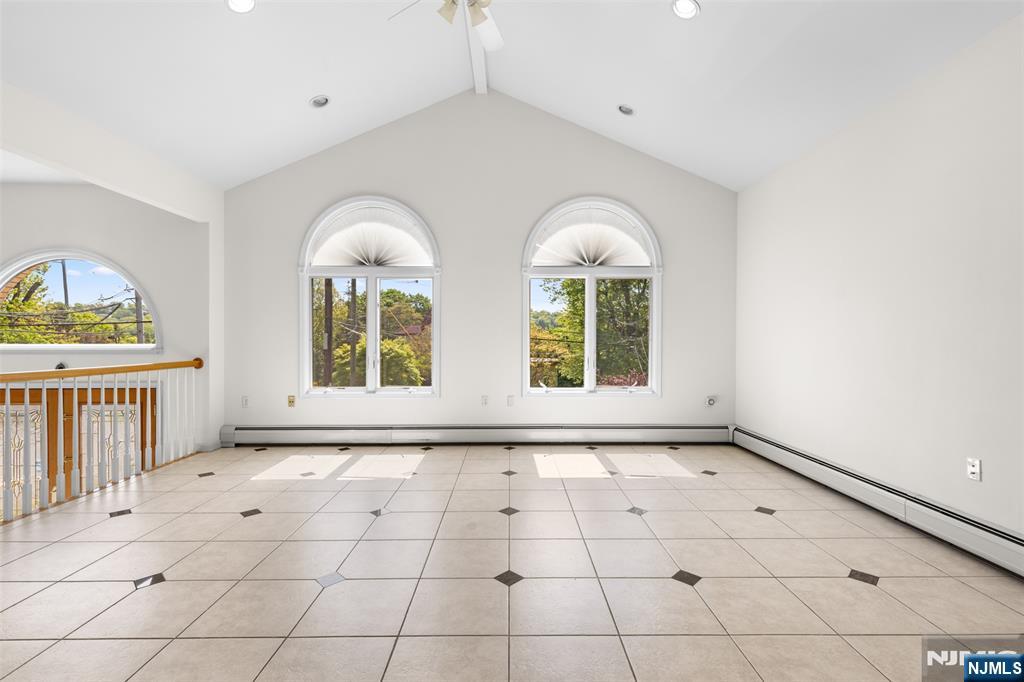 499 Morse Avenue — photo 6